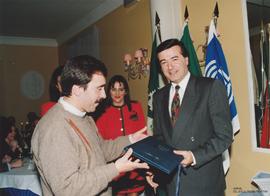 Entrega do prémio por Fernando Gomes, presidente da Câmara do Porto